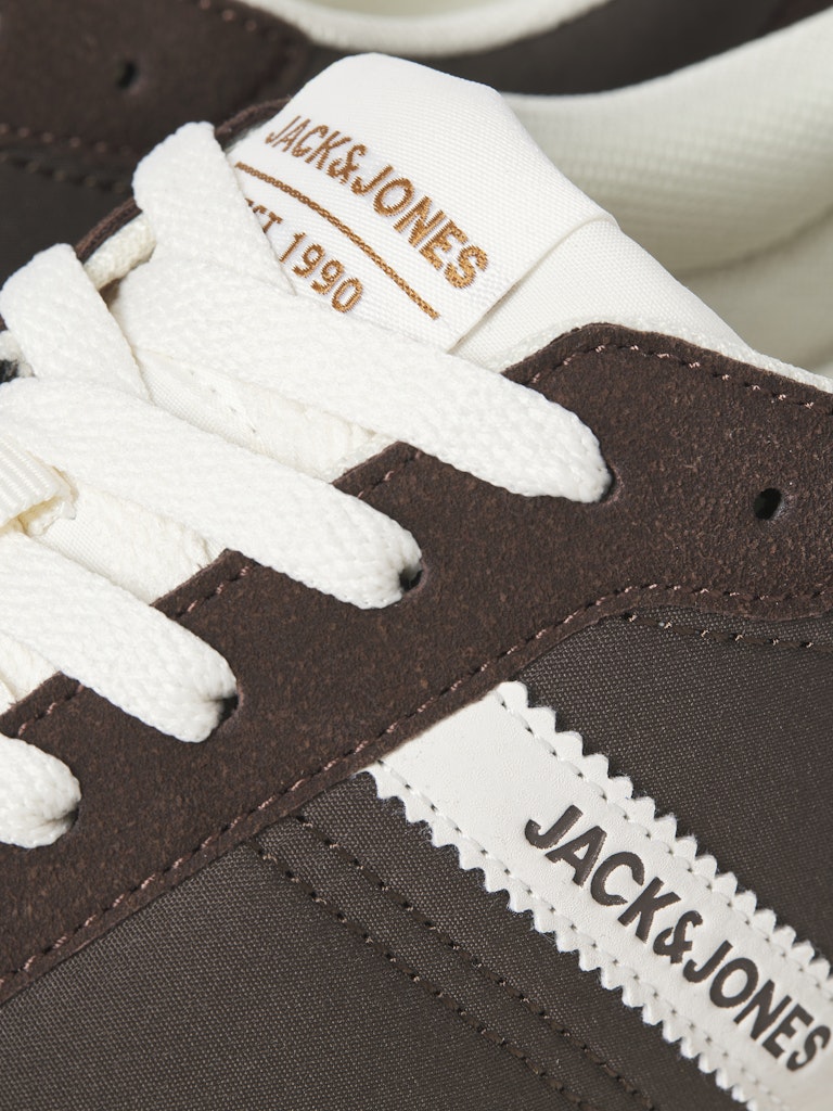 JFWBURTON-RUNNER-INTERNATIONAL-CAMPAIGN