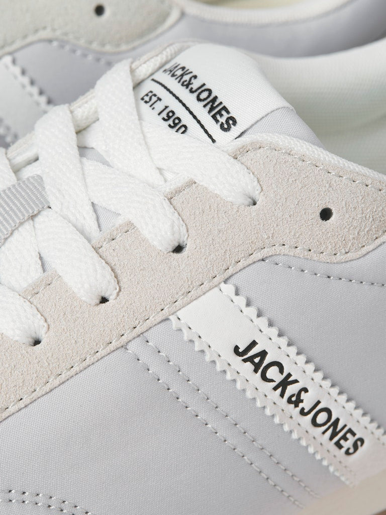 JFWBURTON-RUNNER-INTERNATIONAL-CAMPAIGN