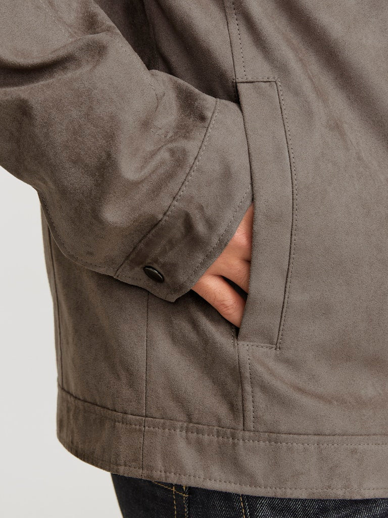 JJEDYLAN SHACKET NOOS