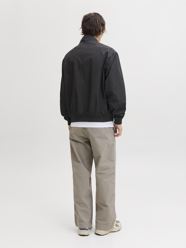 JJECHARGE STAND COLLAR BOMBER NOOS
