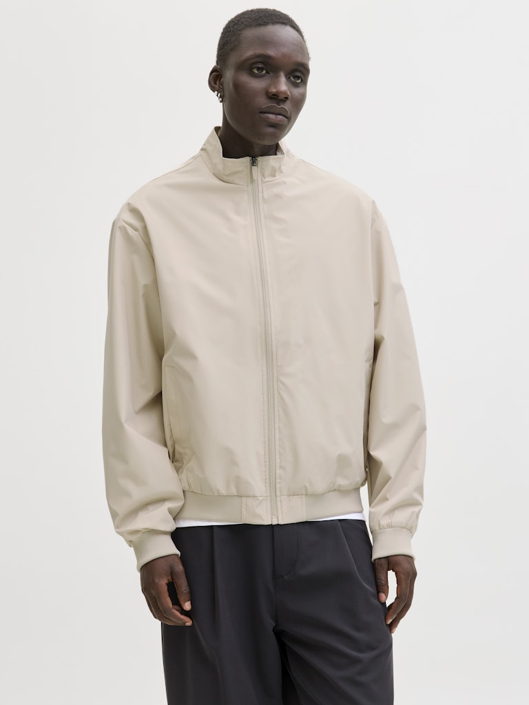 JJECHARGE STAND COLLAR BOMBER NOOS