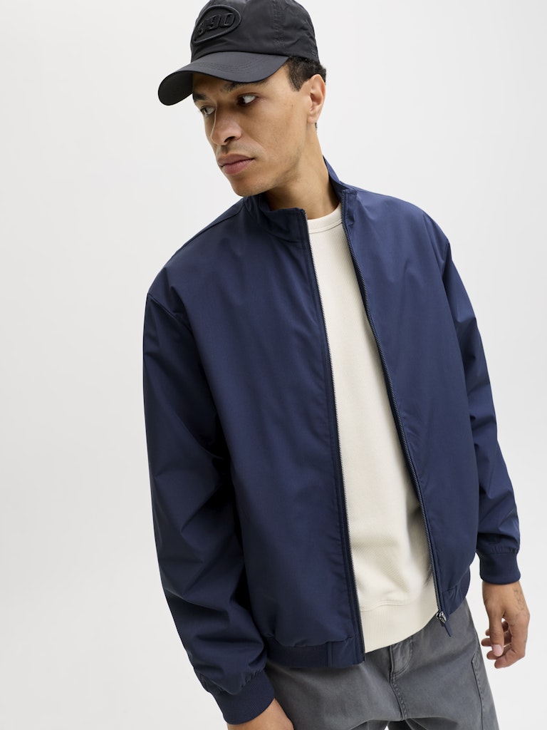 JJECHARGE STAND COLLAR BOMBER NOOS