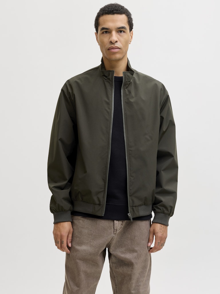 JJECHARGE STAND COLLAR BOMBER NOOS
