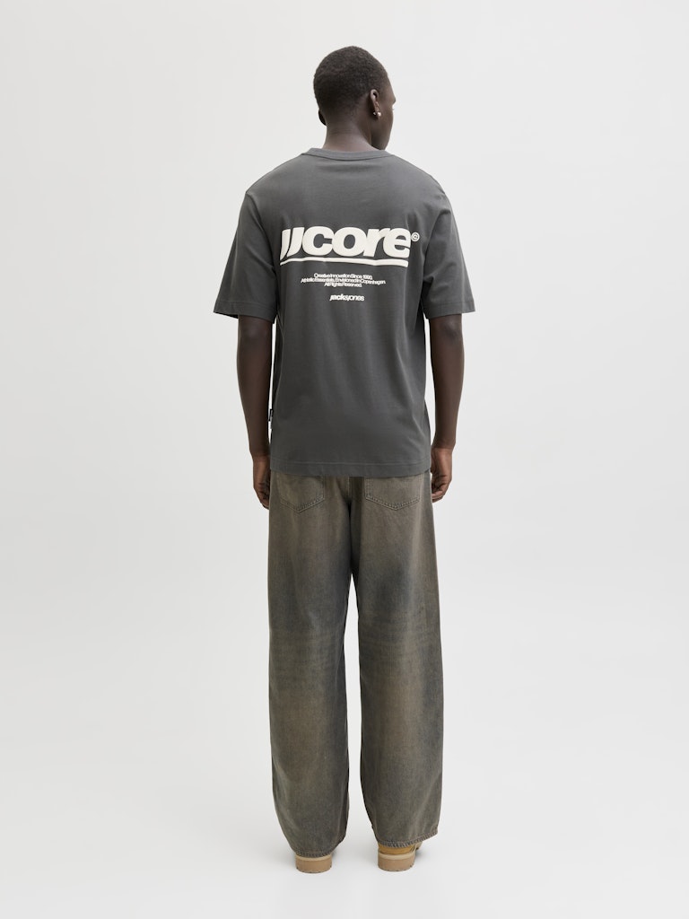 JCOCLUB BACK TEXT PRINT TEE SS CREW NECK