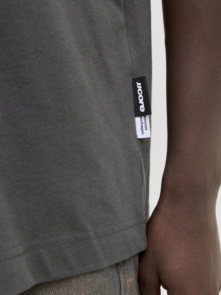 JCOCLUB BACK TEXT PRINT TEE SS CREW NECK