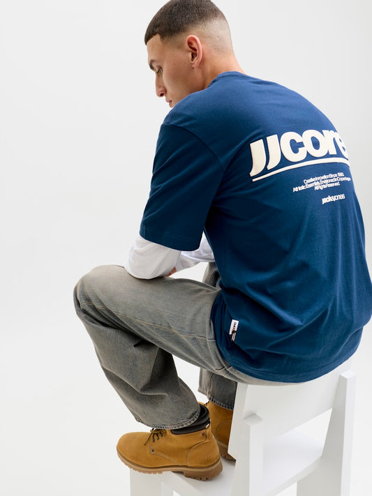 JCOCLUB BACK TEXT PRINT TEE SS CREW NECK